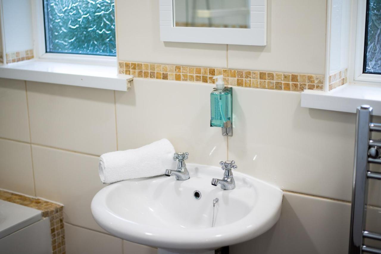 Private Parking, Garden, Close To Beach! Swansea Exterior foto